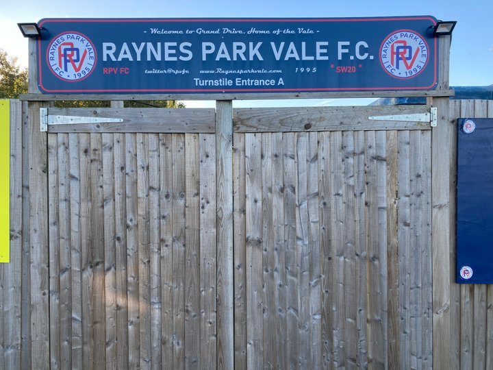 Highlights: Raynes Park Vale 1 Farnham Town 2